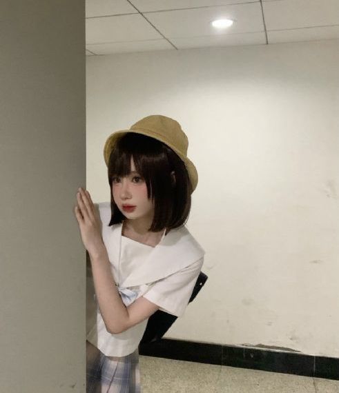 欧美女士唇釉_HD高清视频播放